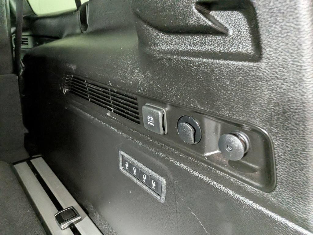Certified 2023 Jeep Wagoneer L Series III w/ Premium Group I AWD/4WD image 14