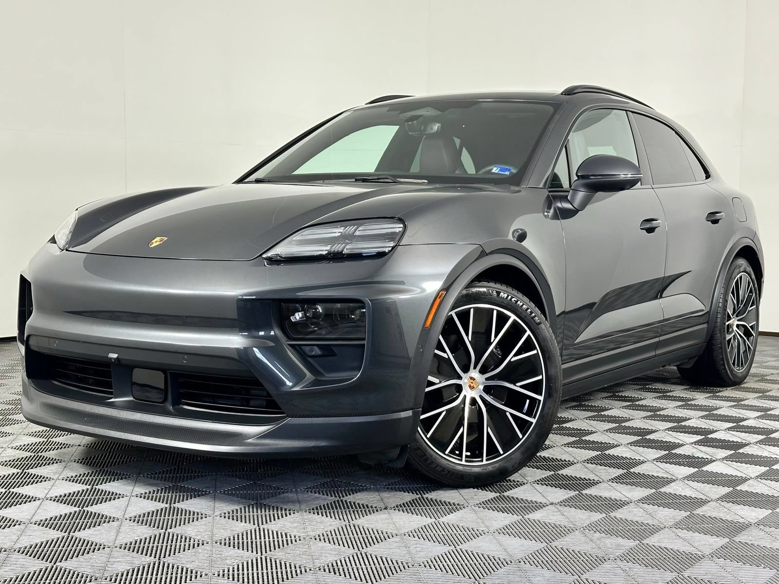 Used 2024 Porsche Macan 4 Electric AWD/4WD image 41