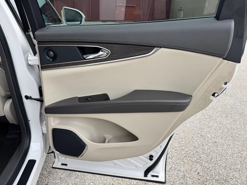 Used 2019 Lincoln Nautilus Reserve AWD/4WD image 17