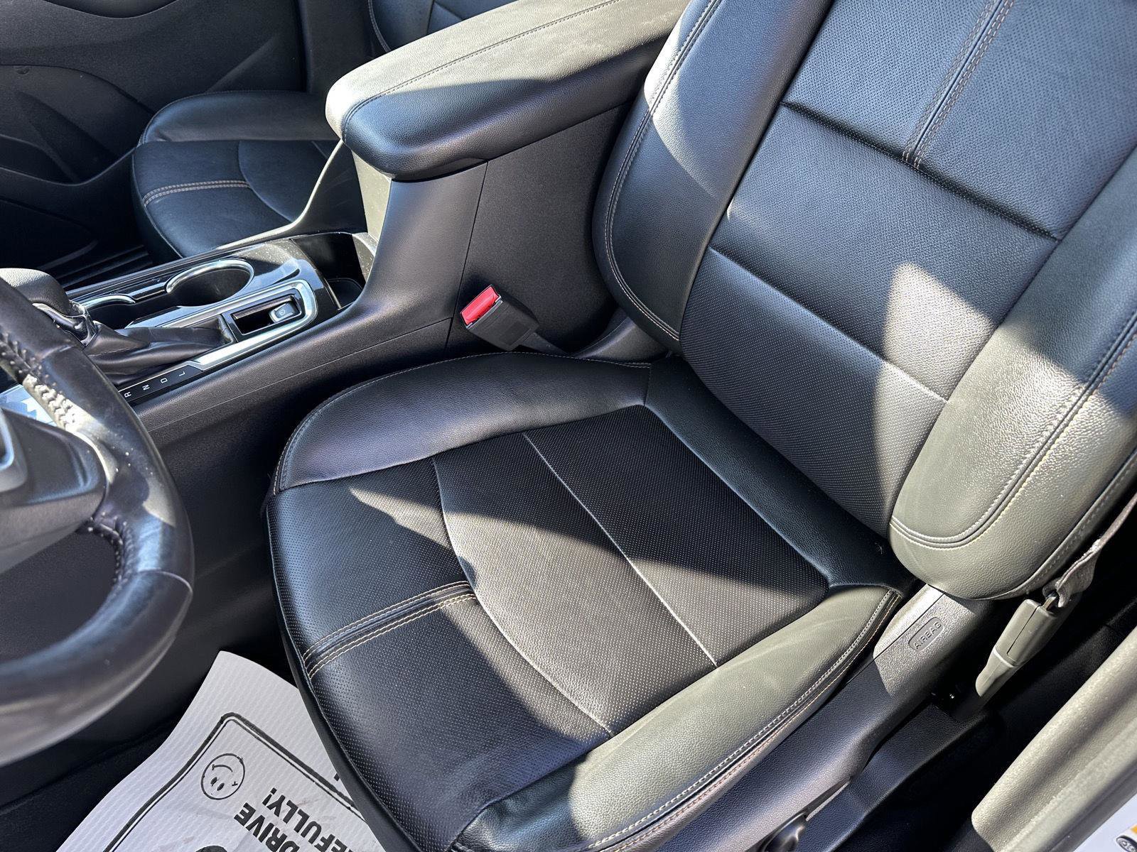 Used 2022 Chevrolet Equinox Premier image 30