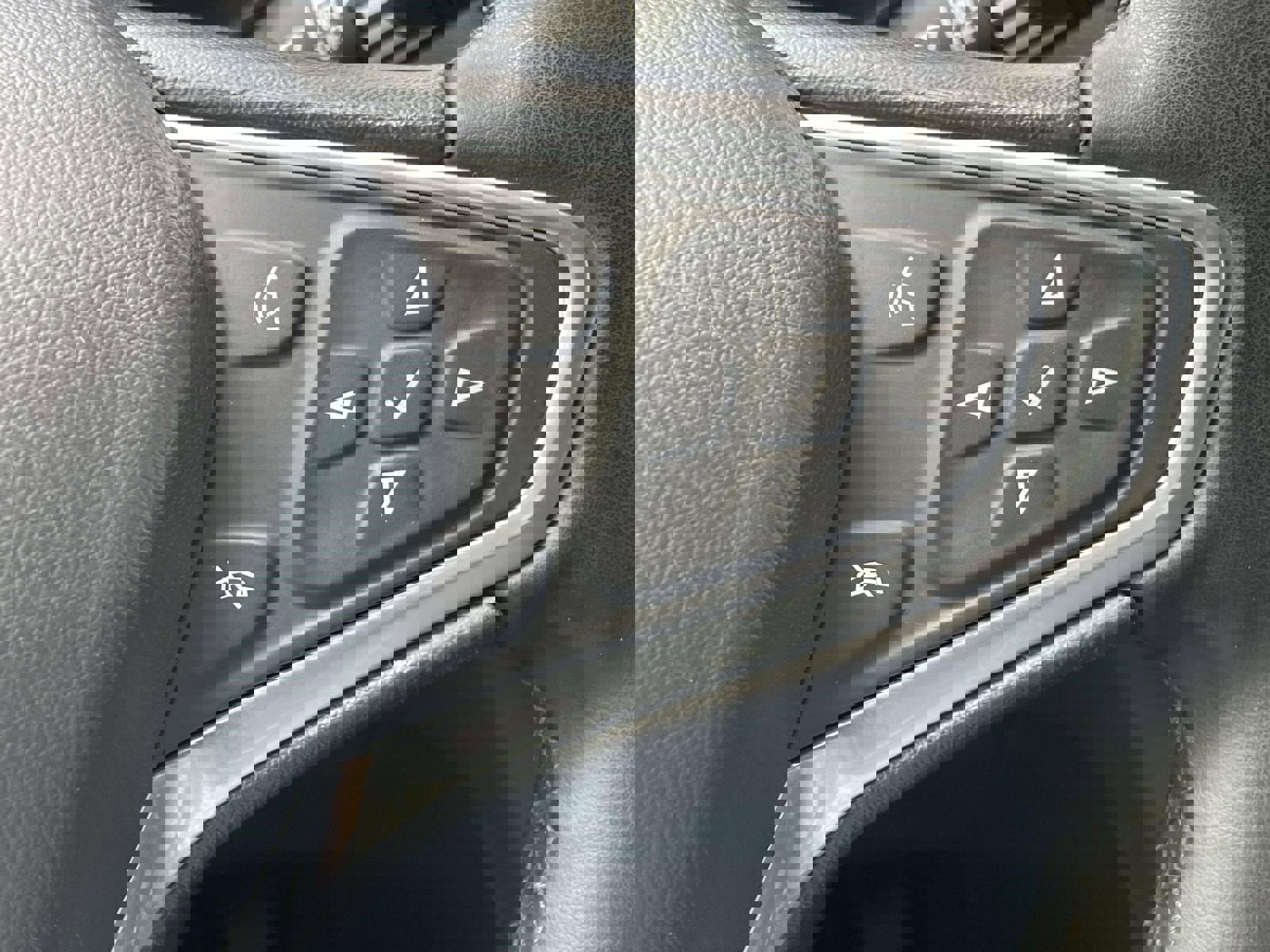 Used 2023 Chevrolet Equinox LT image 29