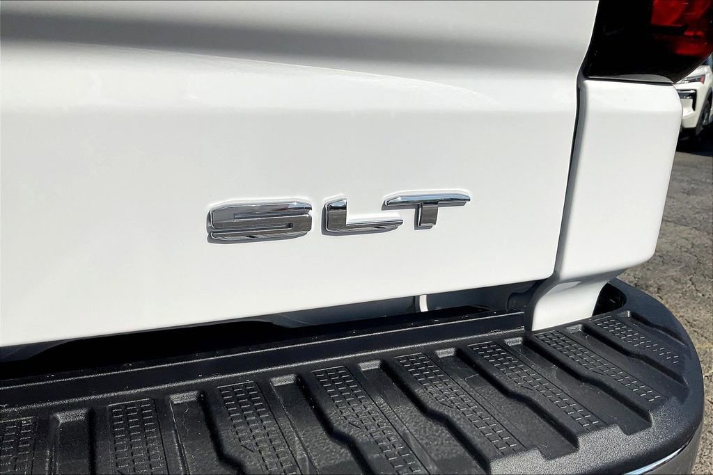 New 2026 GMC Sierra 1500 SLT w/ SLT Premium Package image 9