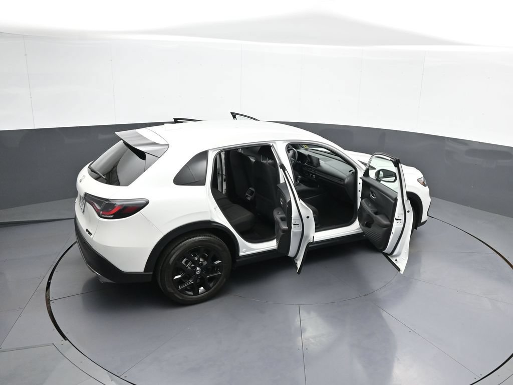 Certified 2025 Honda HR-V Sport image 43