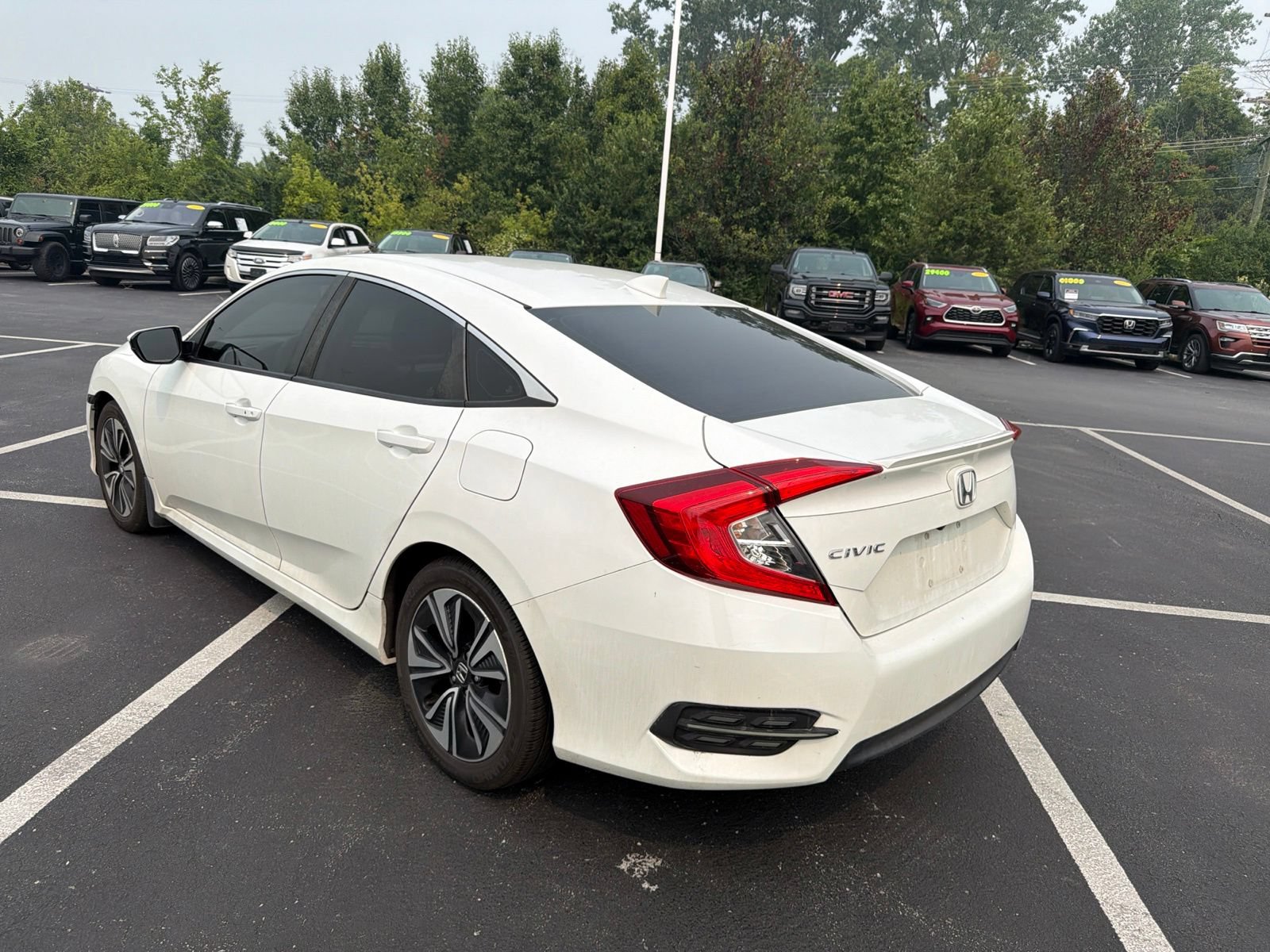 Used 2018 Honda Civic EX-L image 4