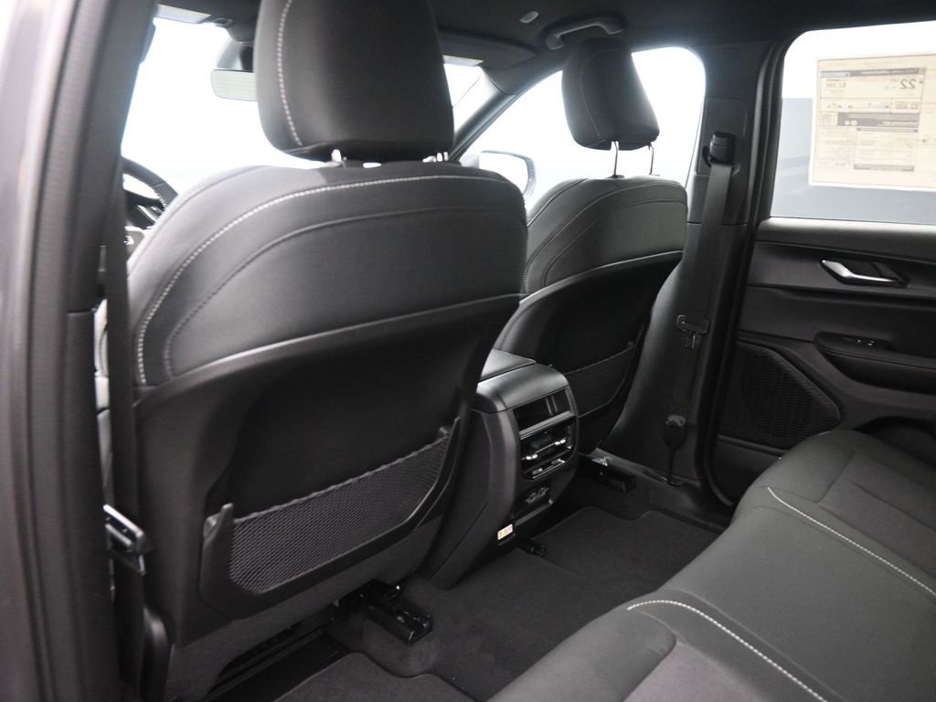 New 2025 Jeep Grand Cherokee Laredo w/ Luxury Tech Group I image 12