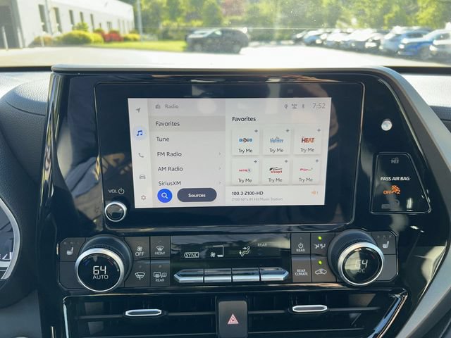 Used 2023 Toyota Highlander XLE AWD/4WD image 20