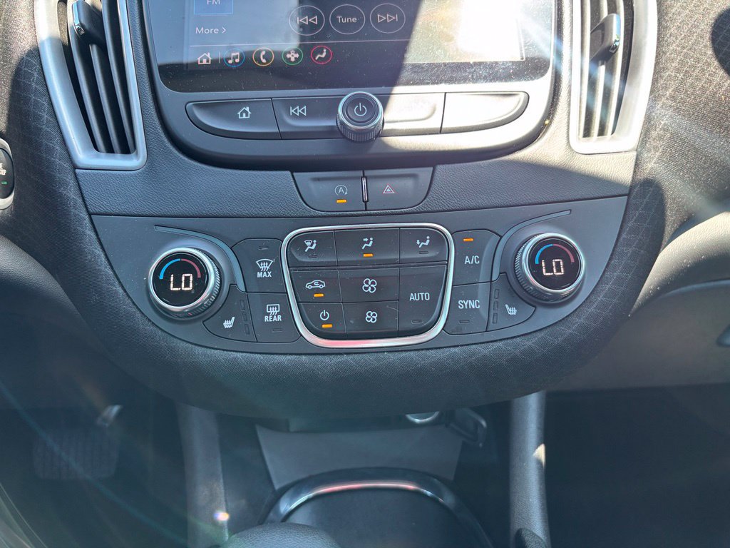 Used 2025 Chevrolet Malibu LT FWD image 32