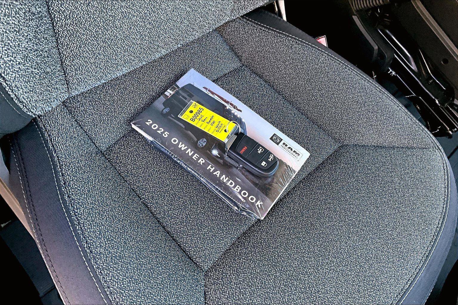 Used 2025 RAM ProMaster 2500 w/ Convenience Group image 12