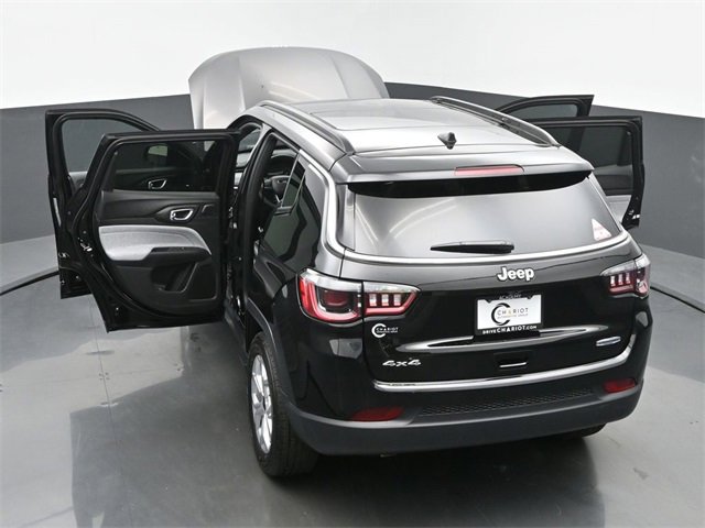New 2025 Jeep Compass Latitude w/ Sun & Sound Group image 64