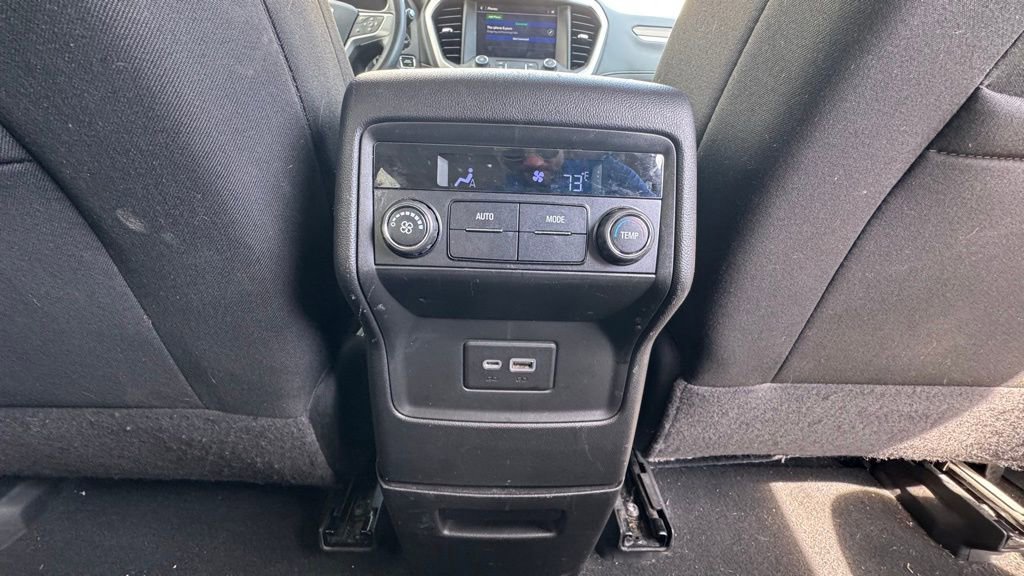 Used 2022 GMC Acadia SLE w/ Elevation Edition image 11