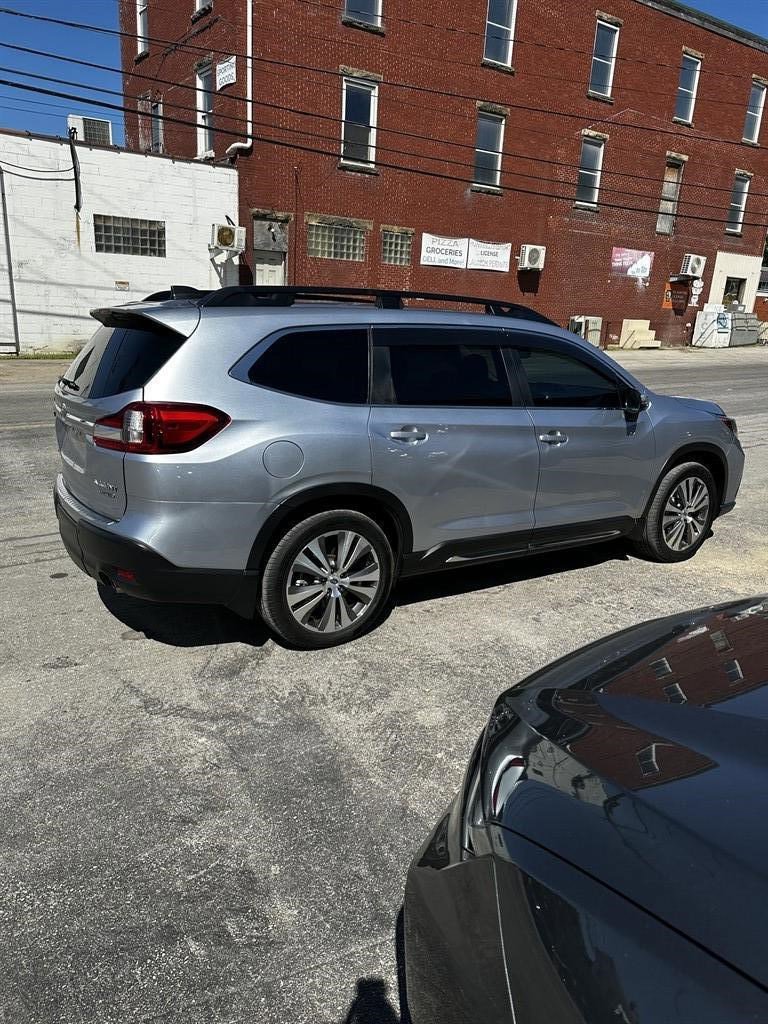 Used 2022 Subaru Ascent Limited w/ Technology Package AWD/4WD image 4