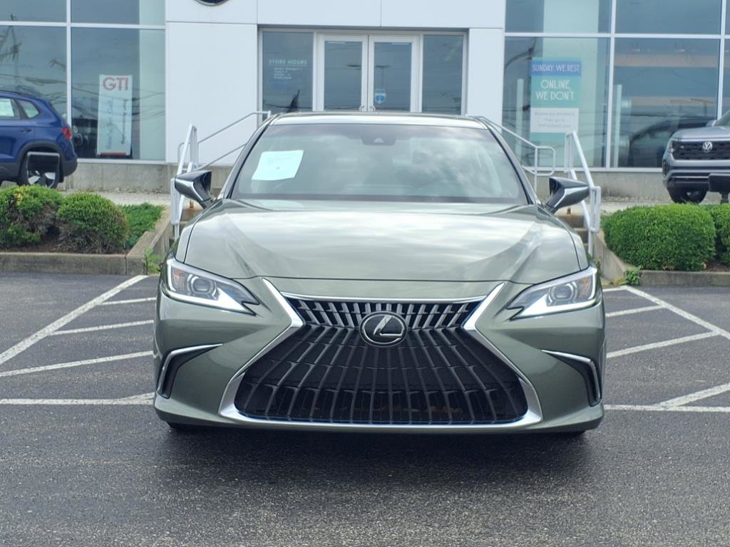 Used 2023 Lexus ES 350 w/ Accessory Package (Z2) image 2