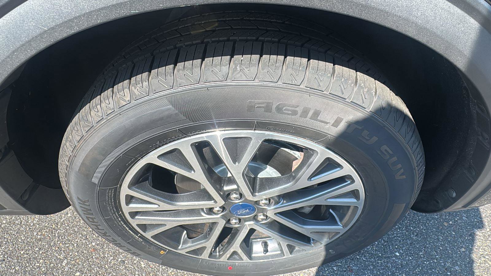 Used 2020 Ford Escape SEL image 9