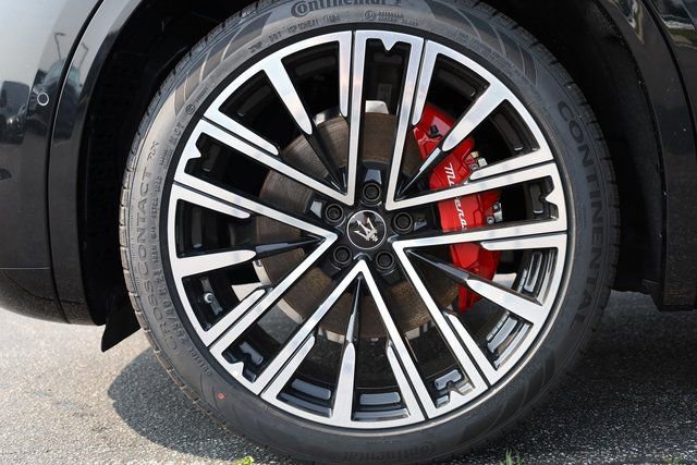 New 2025 Maserati Grecale Modena image 8