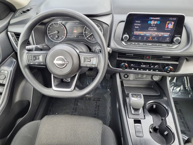 Used 2024 Nissan Rogue SV image 2