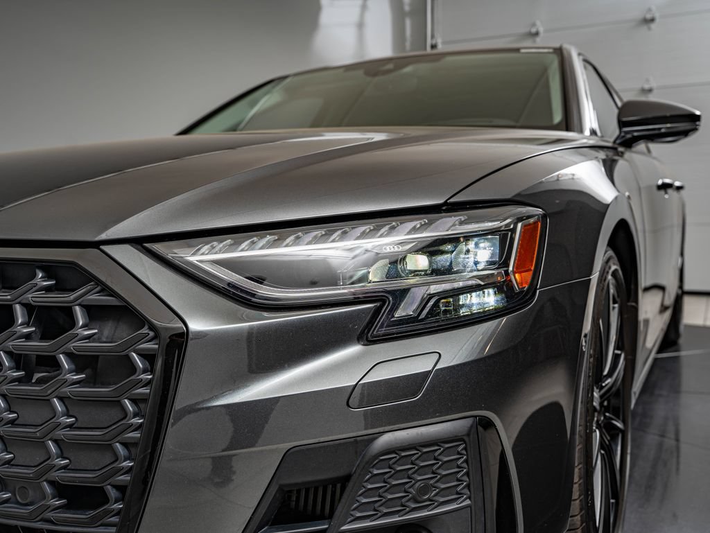 Used 2022 Audi S8 AWD/4WD image 13