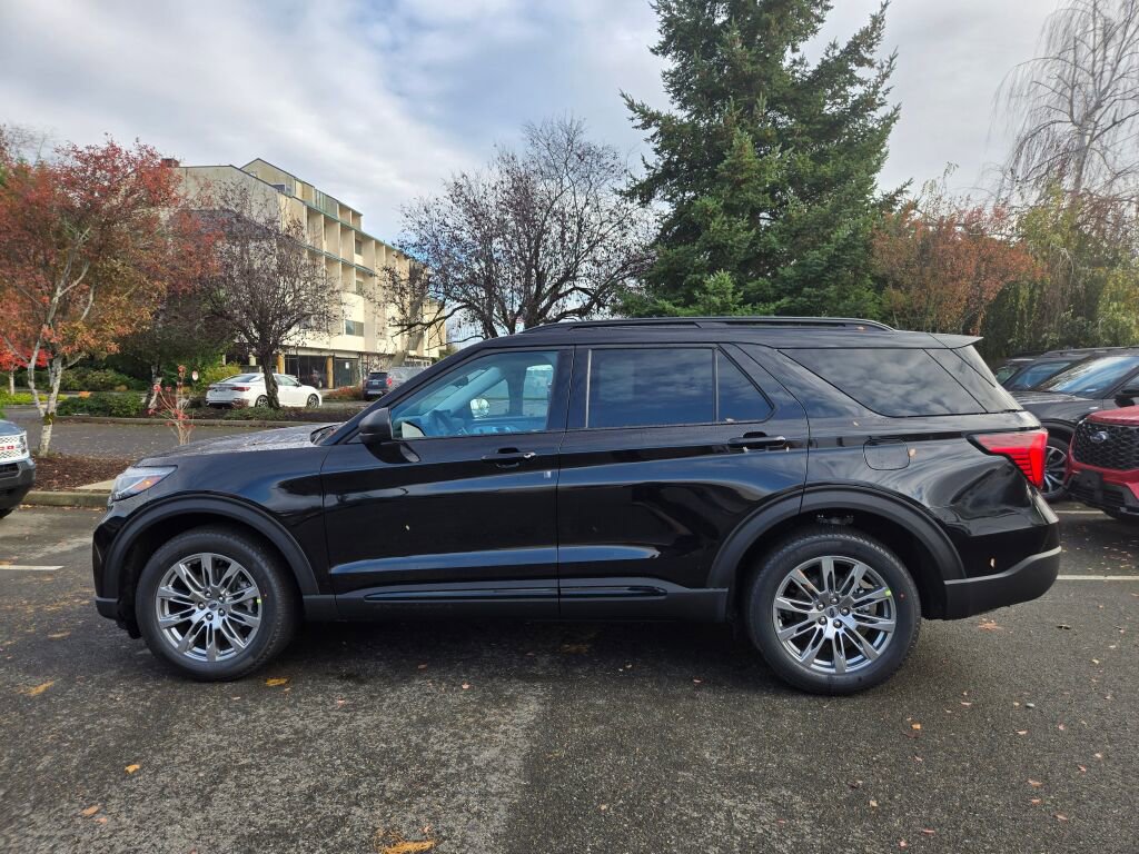 New 2026 Ford Explorer Active w/ Active Comfort Package AWD/4WD image 8