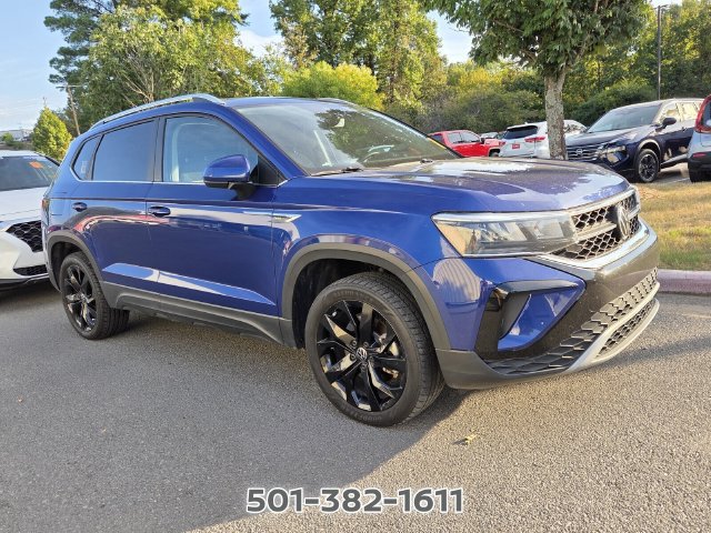 Used 2023 Volkswagen Taos SE w/ Panoramic Sunroof Package FWD image 6