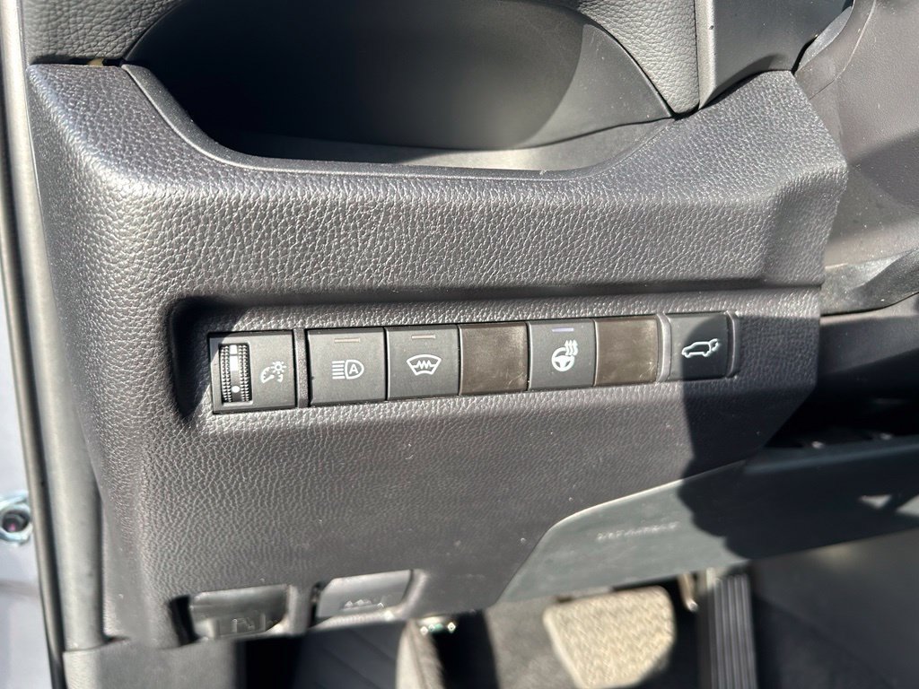 Used 2025 Toyota RAV4 XLE Premium w/ Weather Package FWD image 19