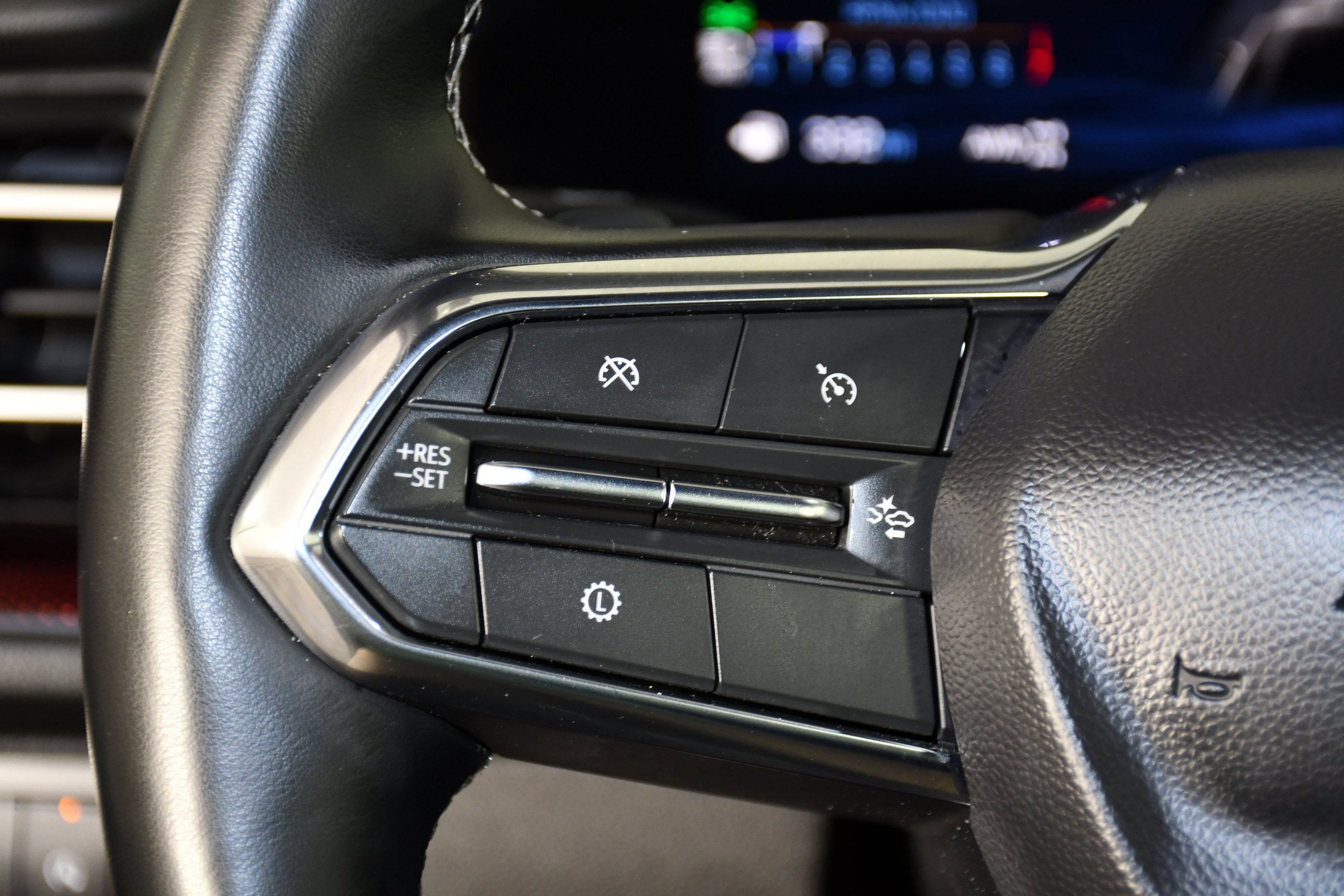 Used 2025 Chevrolet Traverse Z71 image 20