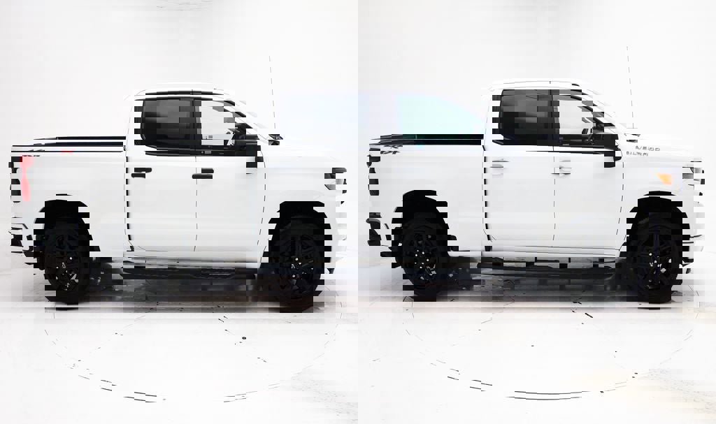 Used 2024 Chevrolet Silverado 1500 Custom image 3