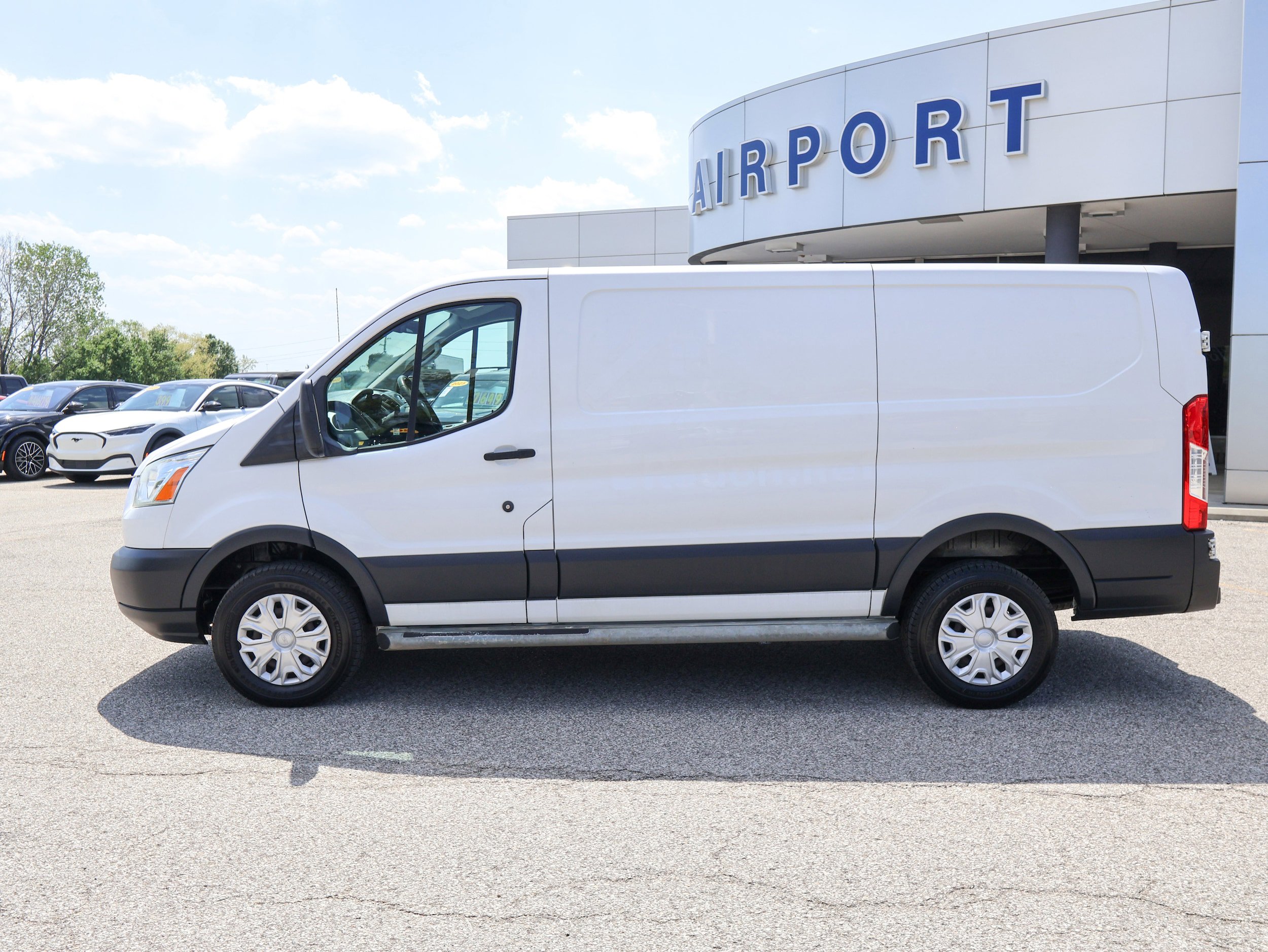Used 2016 Ford Transit 250 130 Low Roof w/ Exterior Upgrade Package RWD image 2