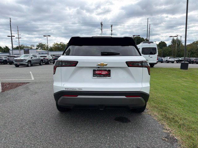 Used 2025 Chevrolet Equinox LT AWD/4WD image 7