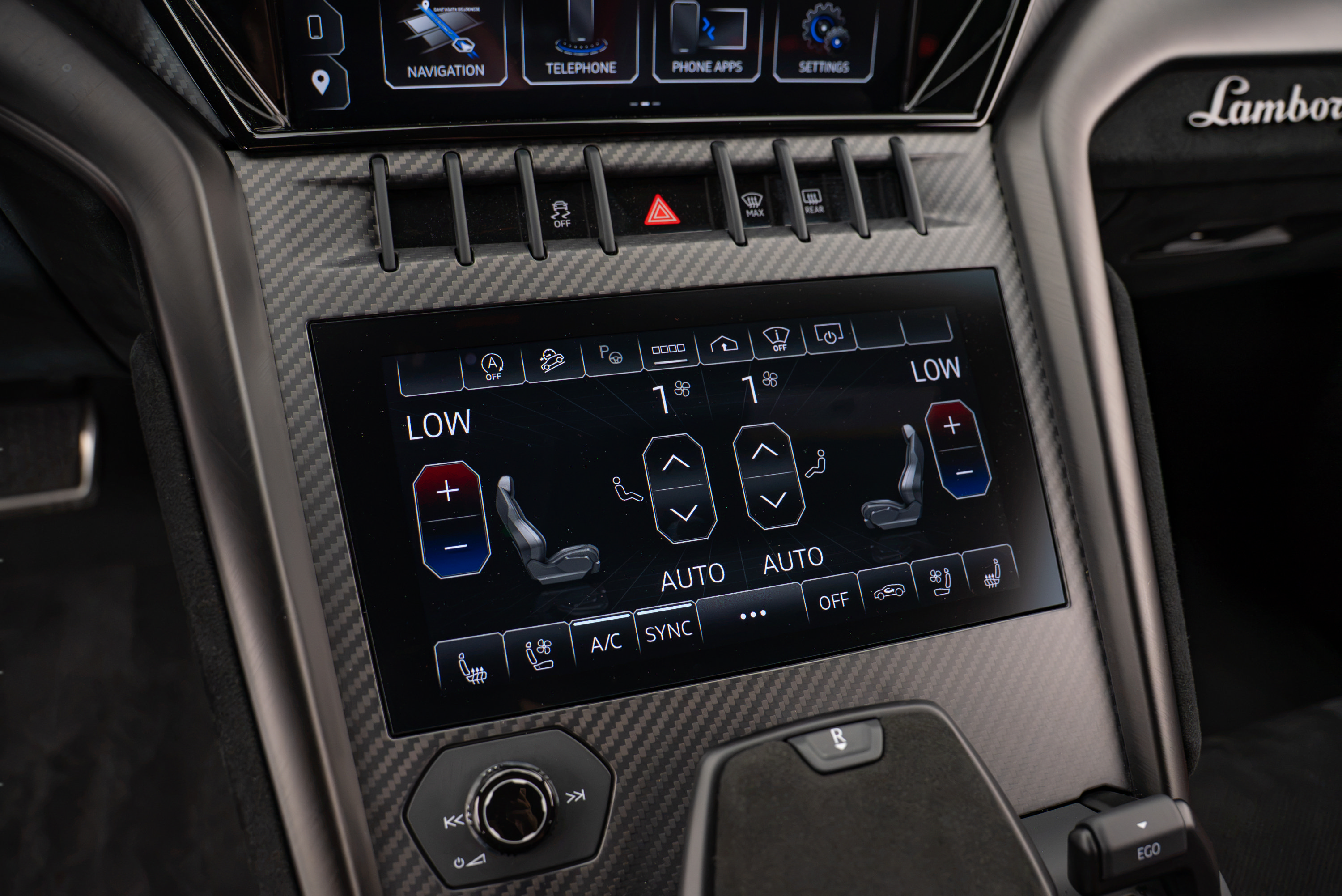 Used 2024 Lamborghini Urus Performante AWD/4WD image 8