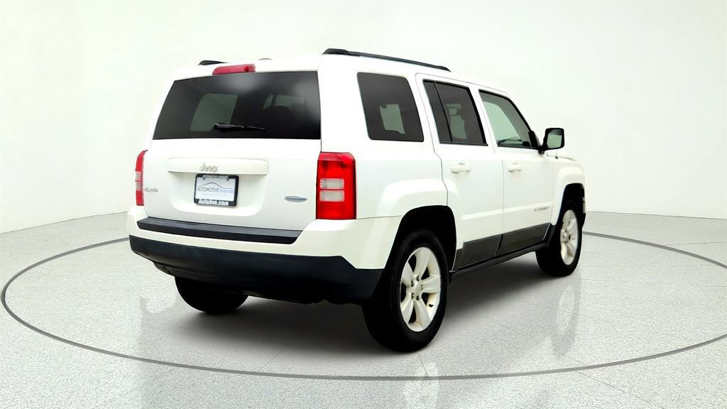 Used 2014 Jeep Patriot Latitude AWD/4WD image 5