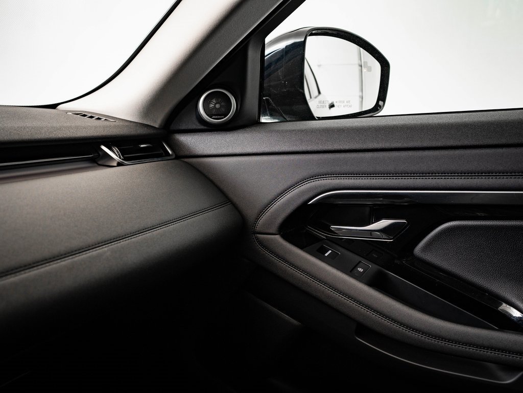 Used 2023 Land Rover Range Rover Evoque SE image 40