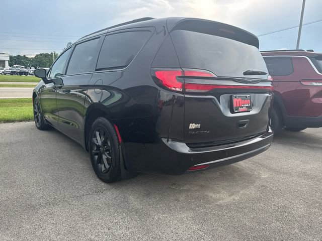 New 2025 Chrysler Pacifica Select w/ Fav Edition Package image 6