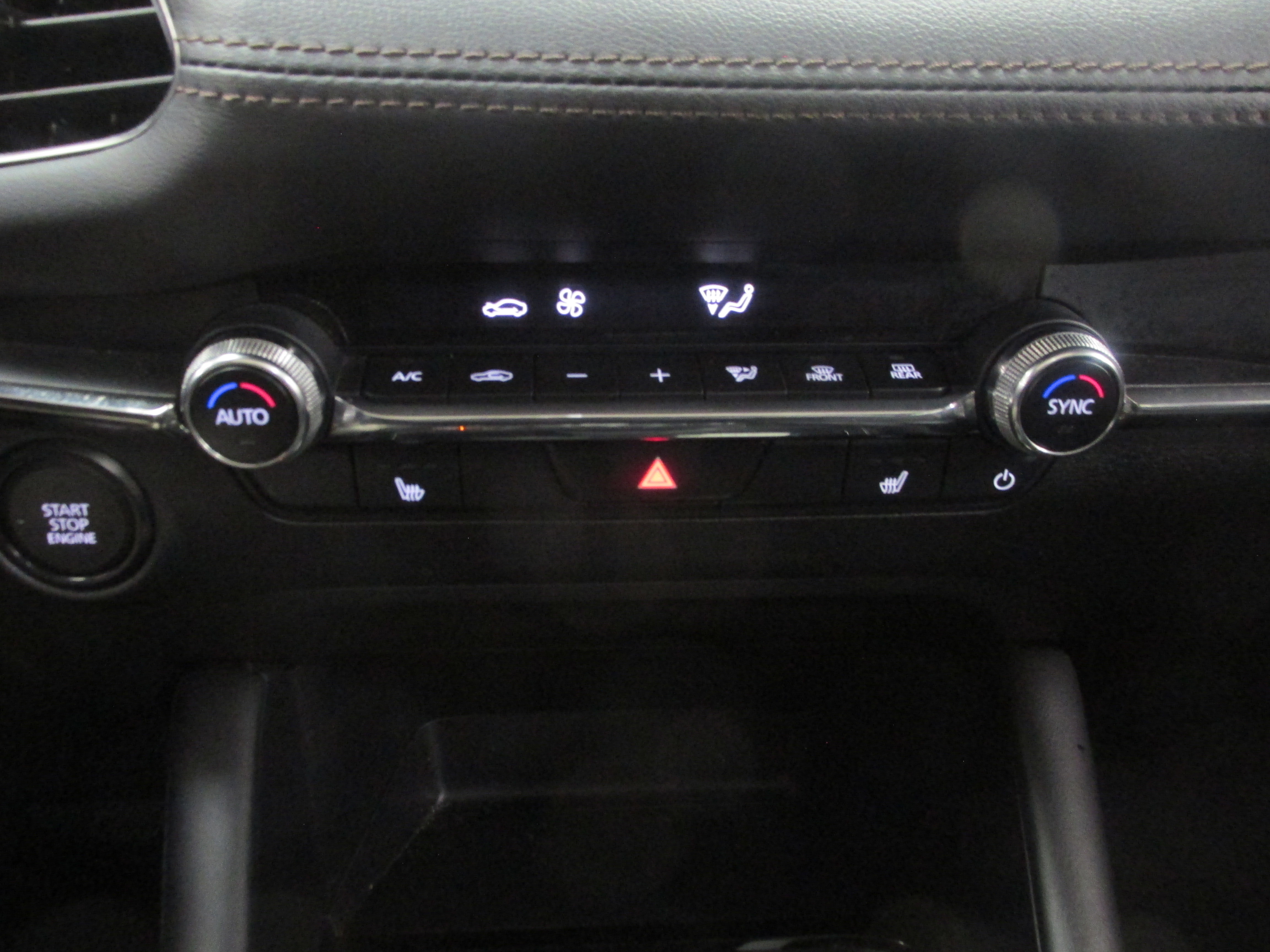 Used 2024 MAZDA MAZDA3 s FWD image 35