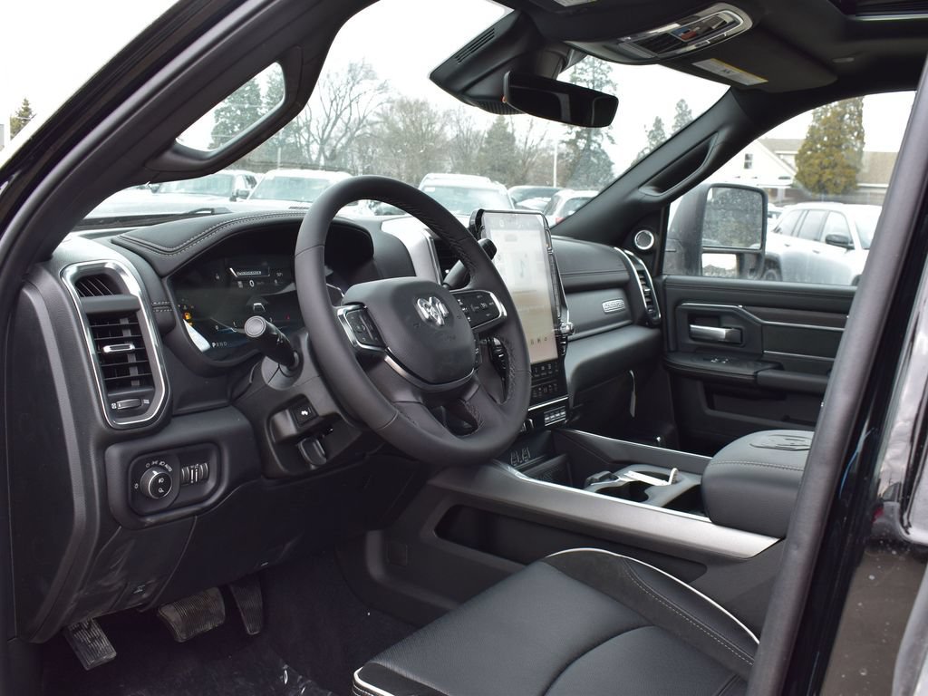 New 2026 RAM 3500 Laramie AWD/4WD image 10