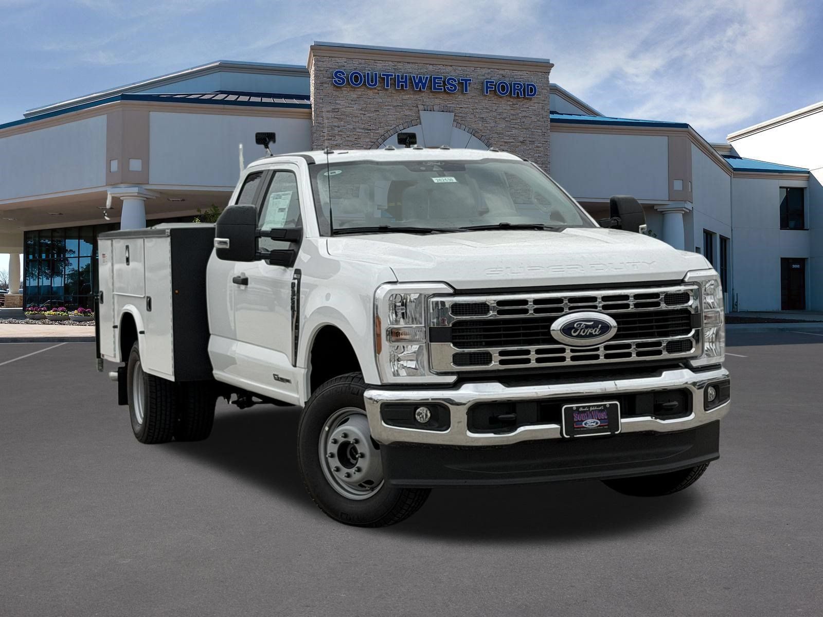 New 2026 Ford F350 XL w/ XL Chrome Package