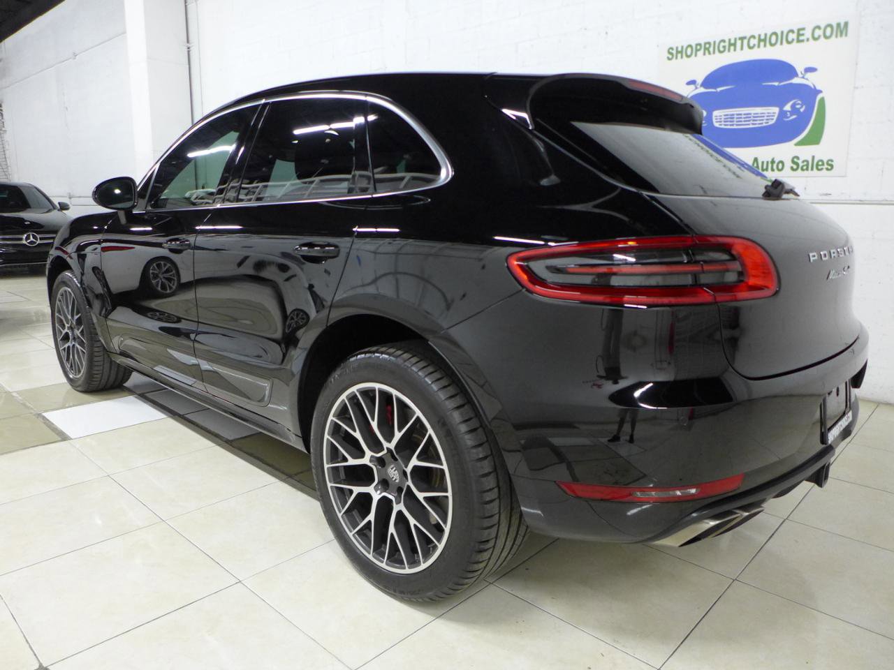 Used 2017 Porsche Macan Turbo AWD/4WD image 5