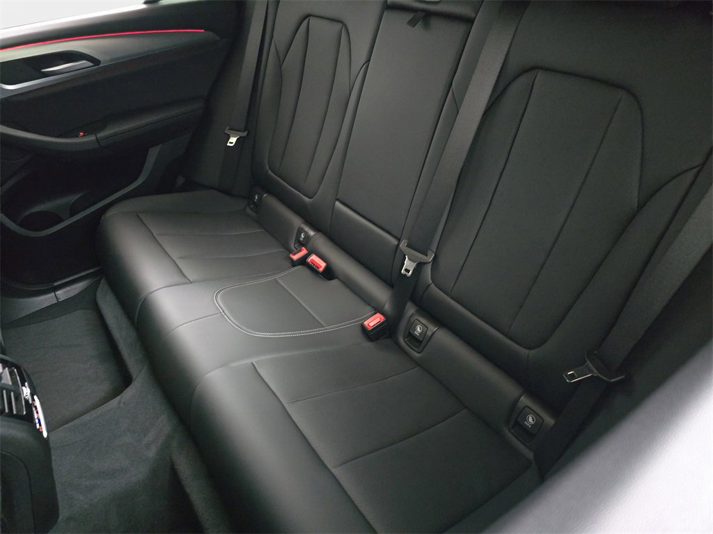 Used 2025 BMW X4 xDrive30i image 17