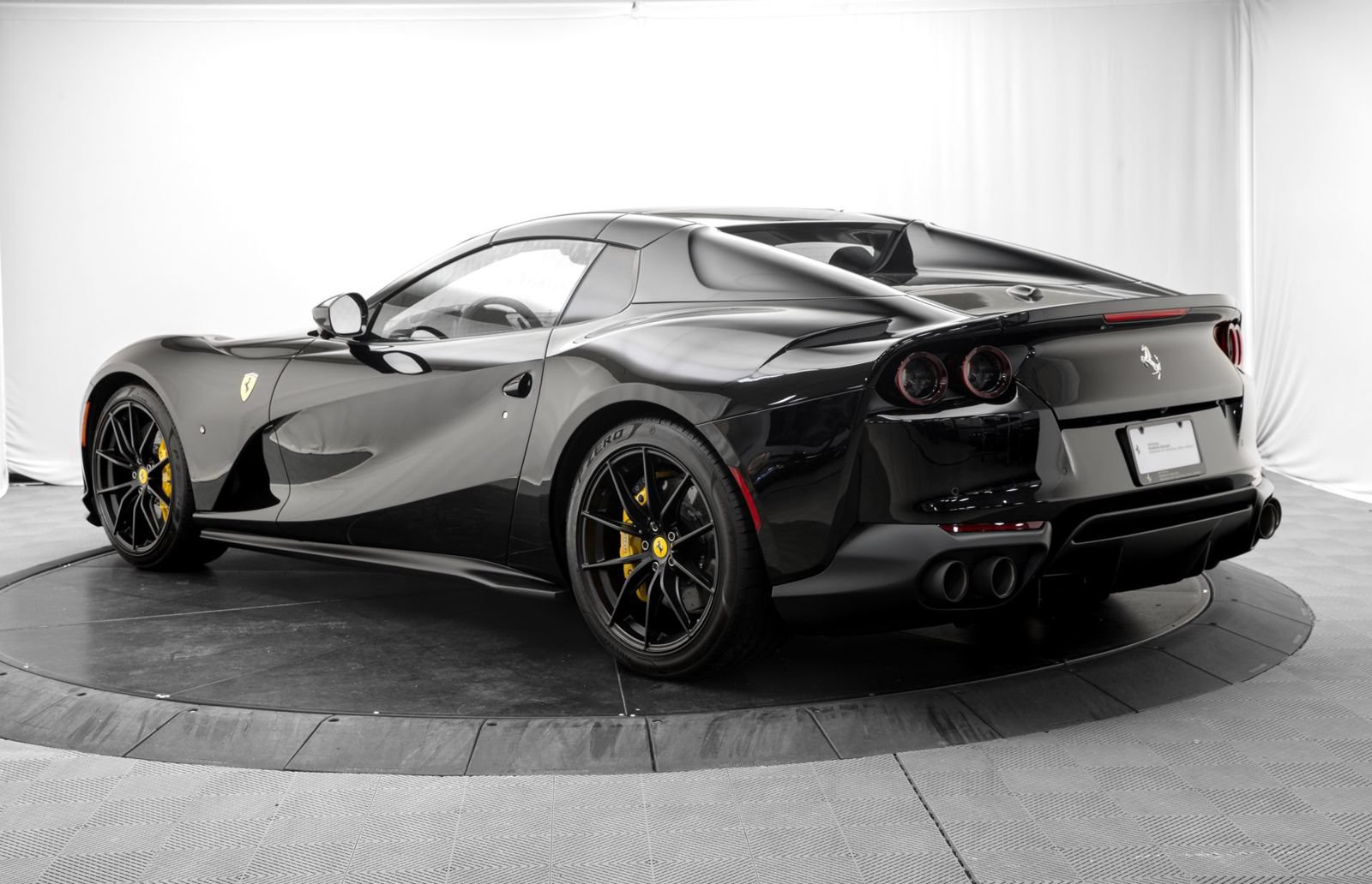 Used 2022 Ferrari 812 GTS RWD image 13
