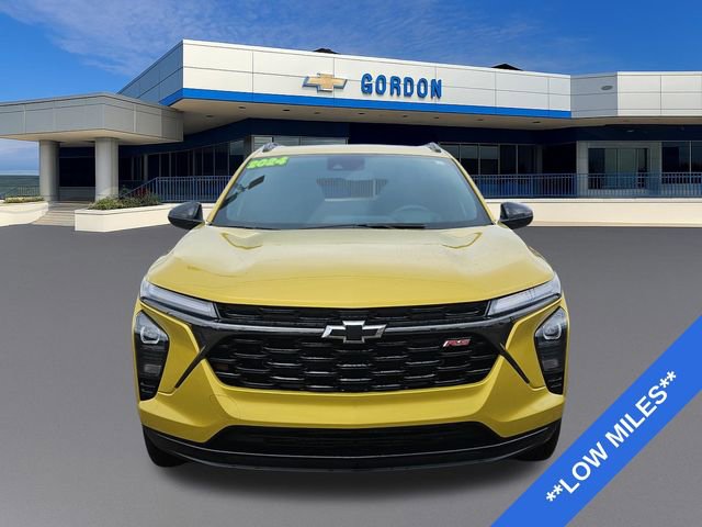 Used 2024 Chevrolet Trax RS w/ Sunroof Package image 2