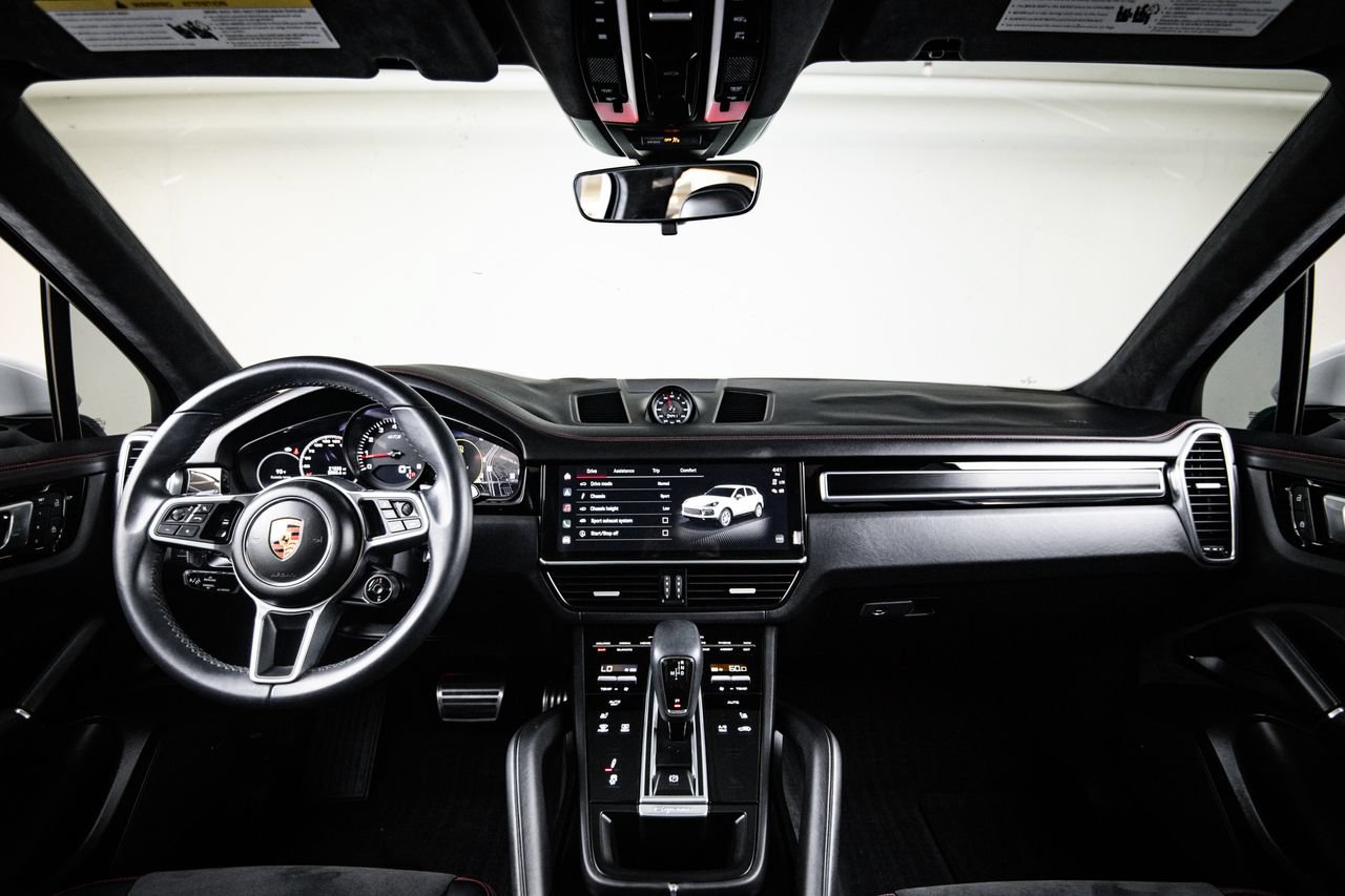 Certified 2023 Porsche Cayenne GTS AWD/4WD image 25