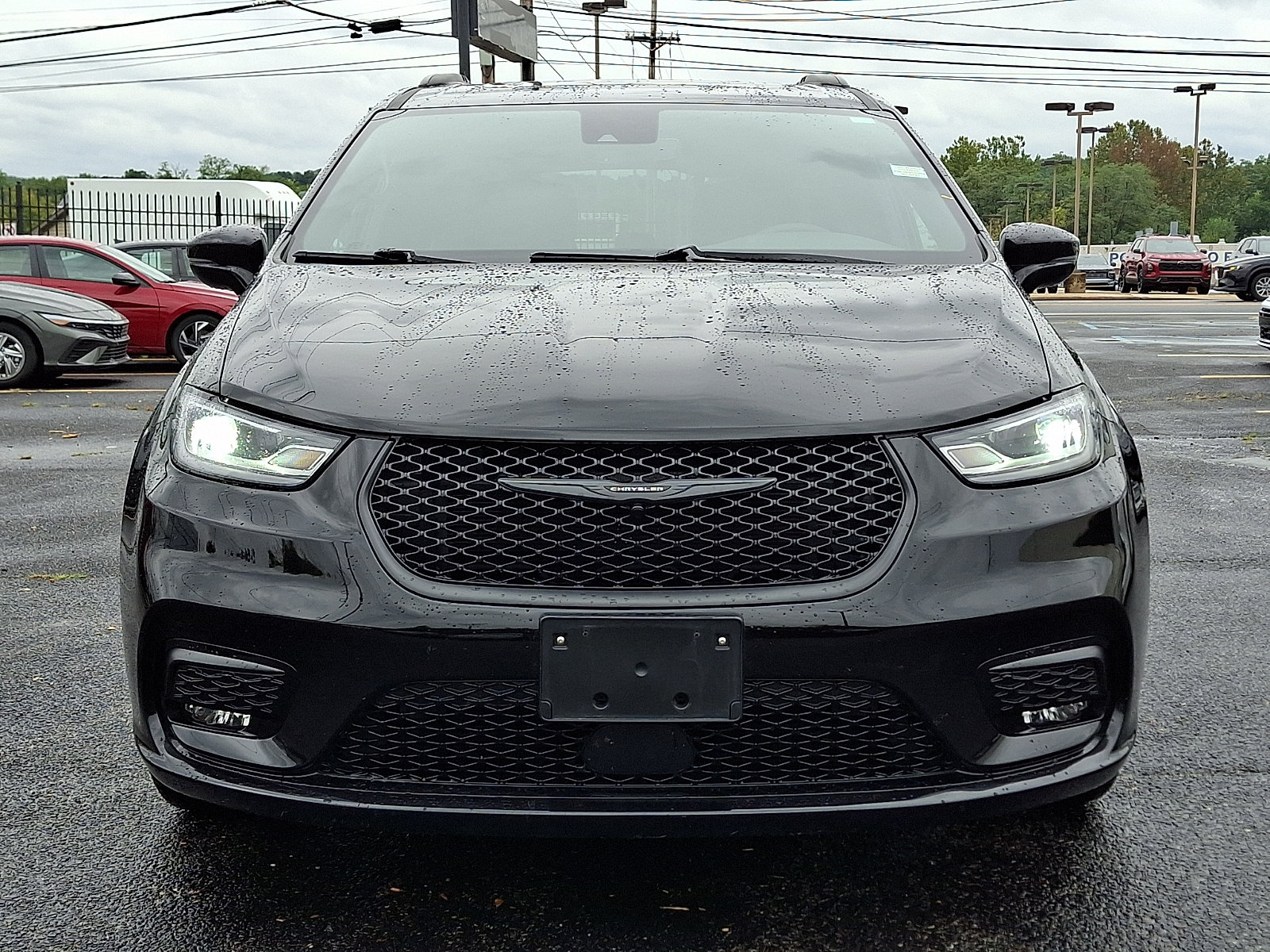 Used 2026 Chrysler Pacifica Limited w/ S Appearance Package FWD image 2
