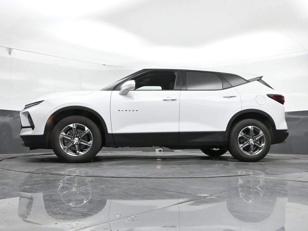 Used 2025 Chevrolet Blazer LT AWD/4WD image 47