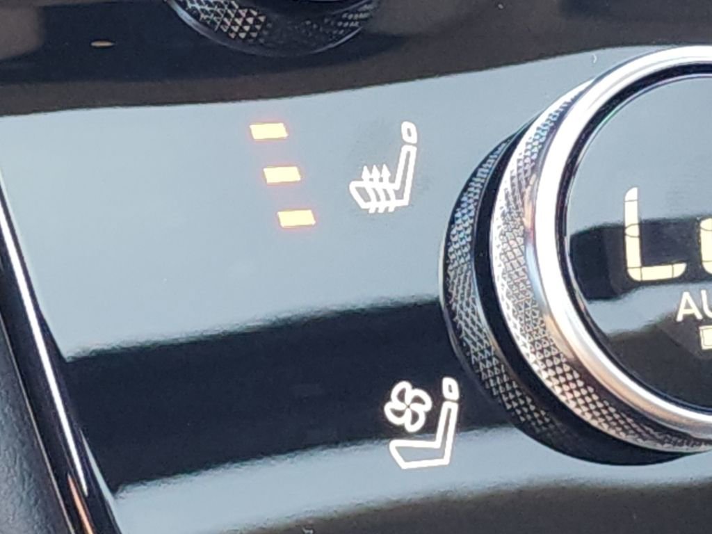 New 2026 INFINITI QX60 Luxe w/ Family Package image 9