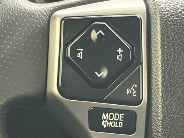 Used 2022 Toyota 4Runner Limited RWD image 9