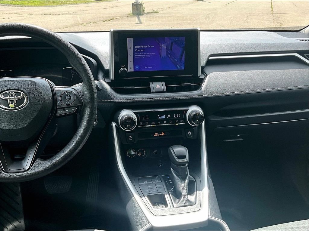 Certified 2025 Toyota RAV4 XLE AWD/4WD image 17