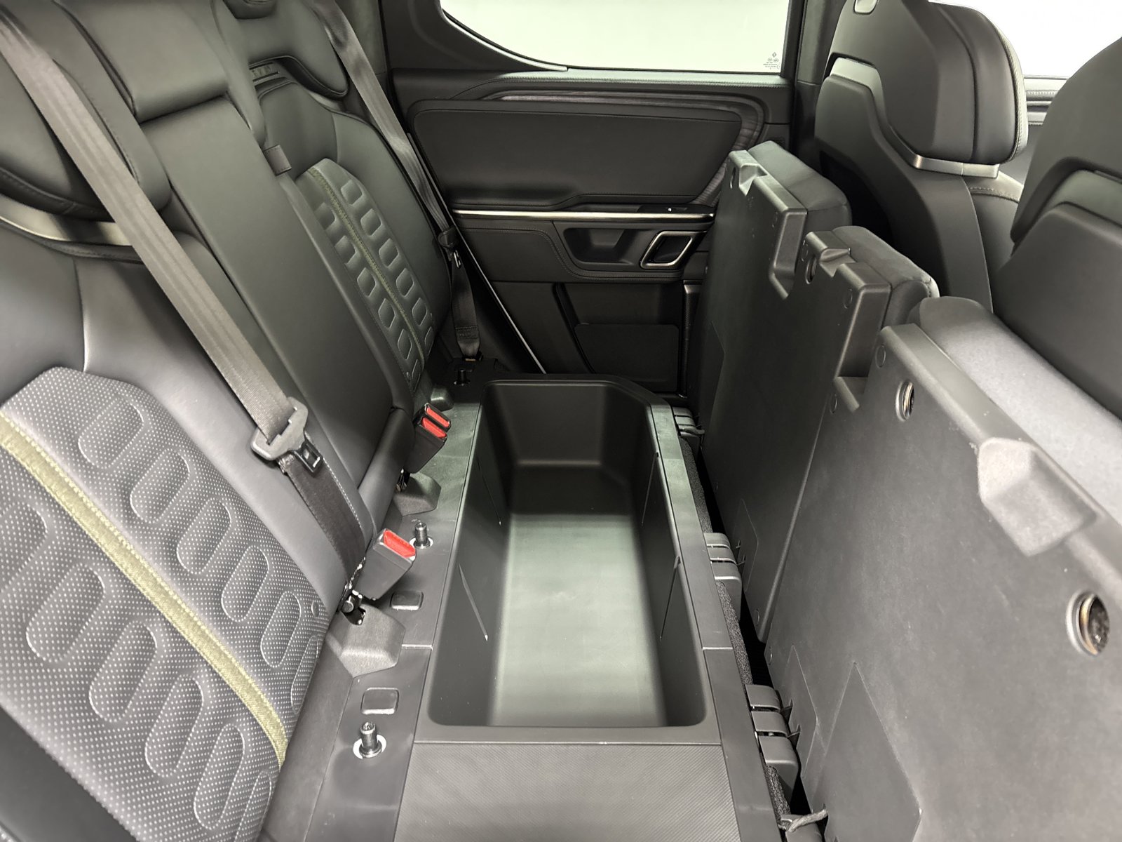 Used 2023 Rivian R1T Adventure AWD/4WD image 24