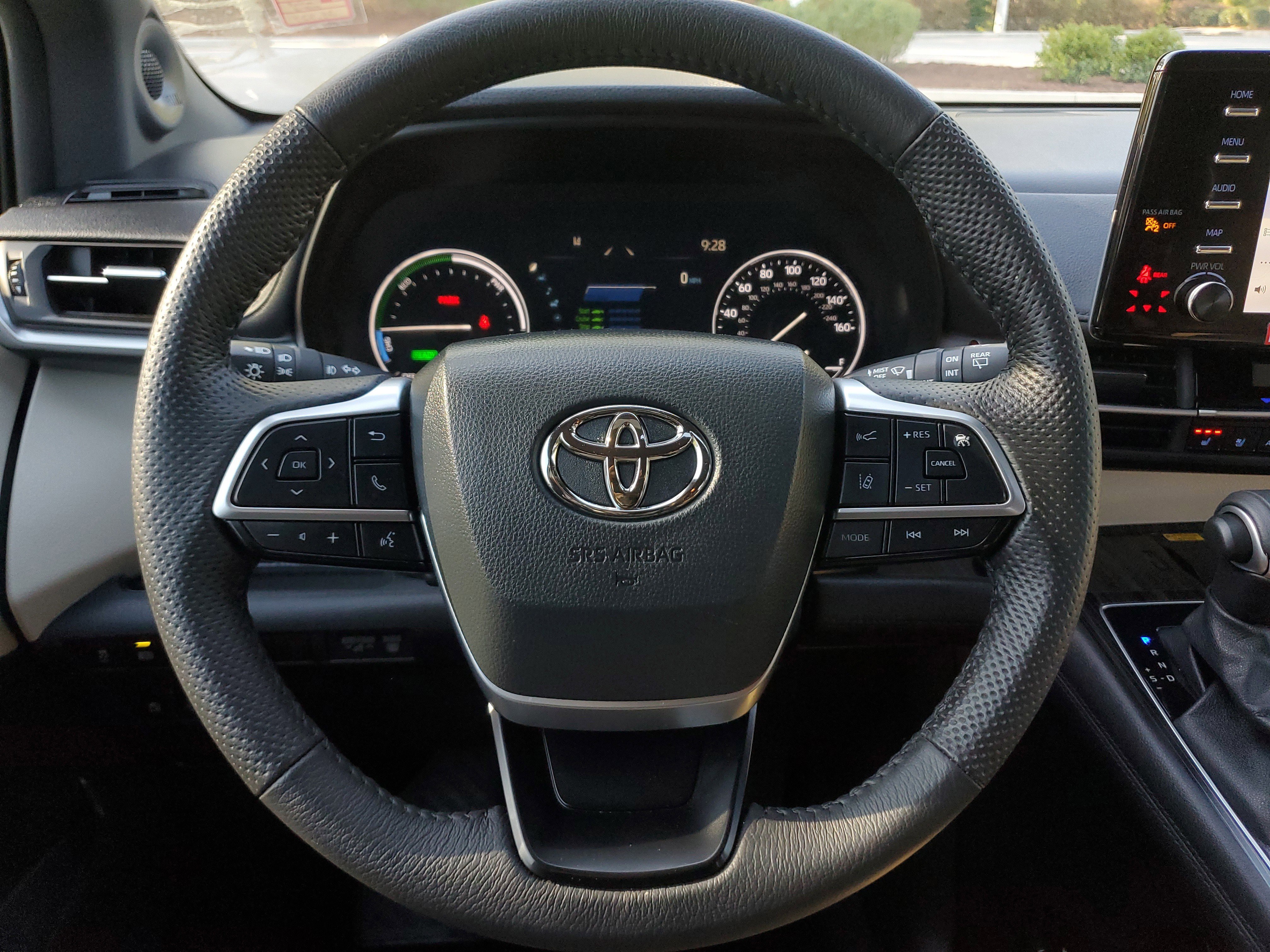 Used 2024 Toyota Sienna Limited FWD image 19