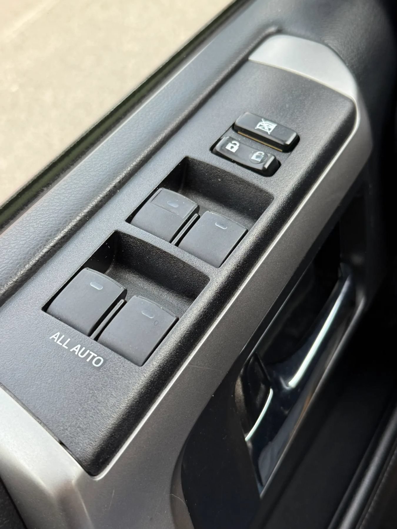 Used 2015 Toyota 4Runner SR5 RWD image 26