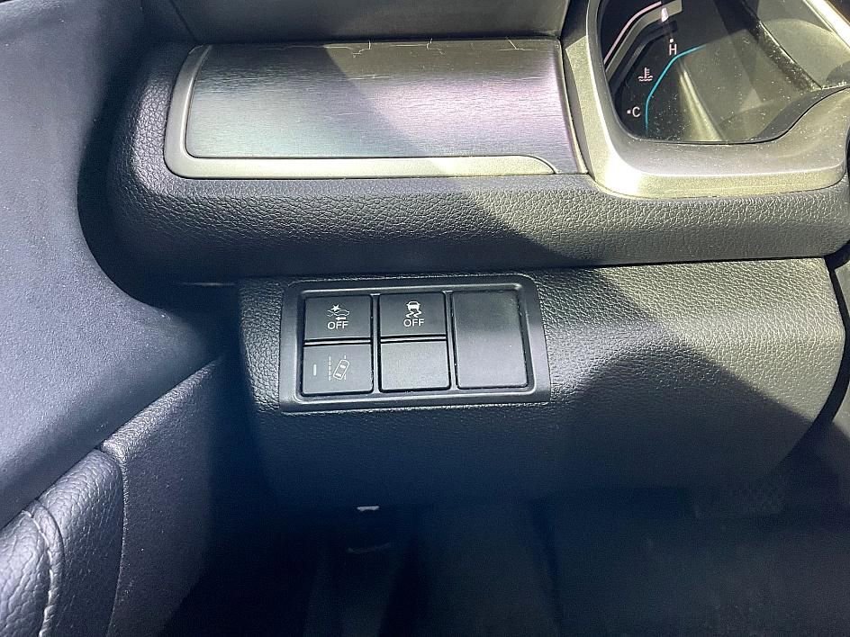 Used 2017 Honda Civic Touring image 16
