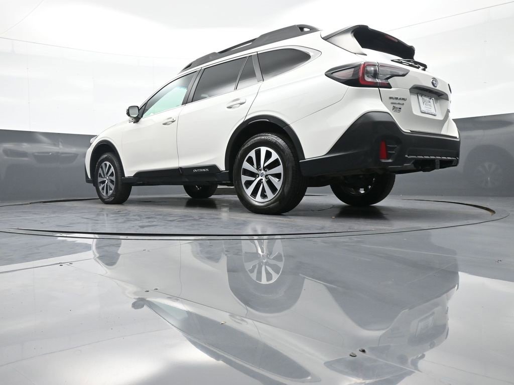 Used 2022 Subaru Outback Premium image 31