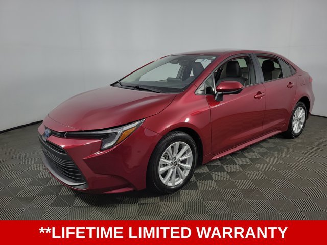 Used 2025 Toyota Corolla LE w/ LE Premium Package FWD image 3